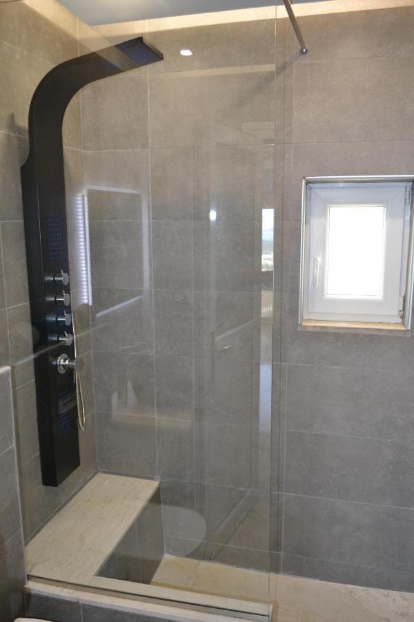 Stergiou Luxury Apartments With Shared Pool Anavyssos Exteriör bild
