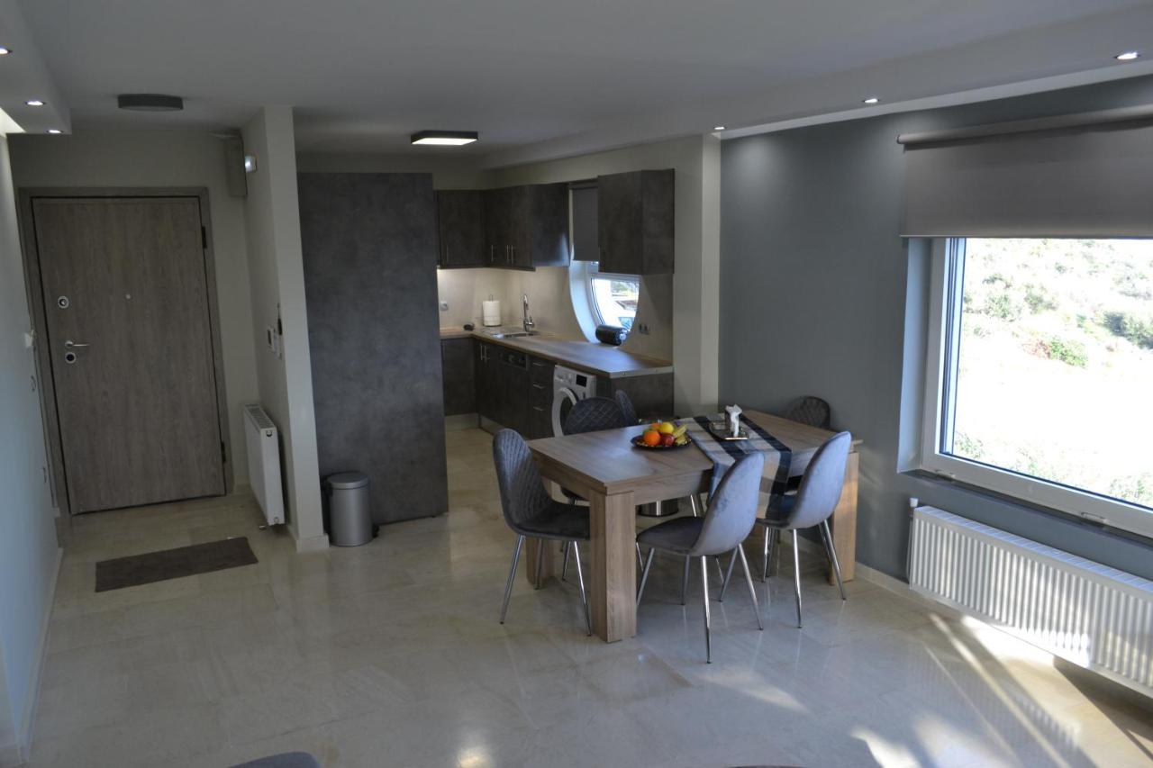 Stergiou Luxury Apartments With Shared Pool Anavyssos Exteriör bild